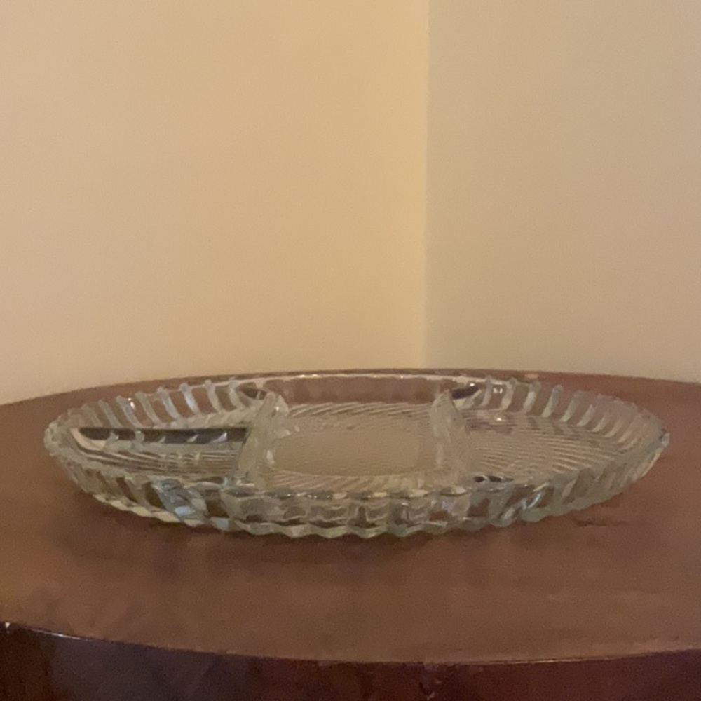 Divided Serving Plate - Picture 4 of 4